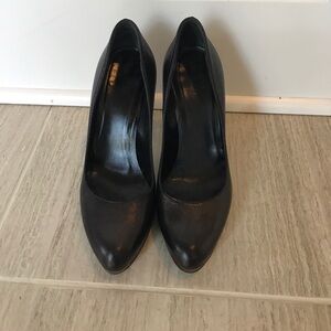 Gucci Elegant Black Heels